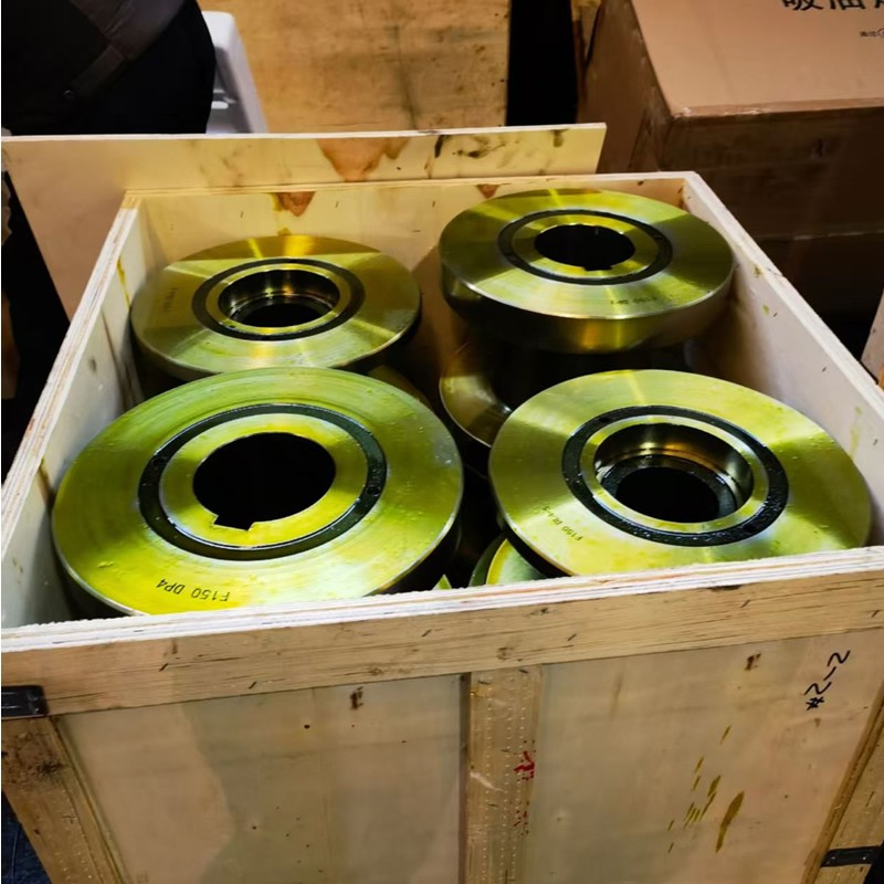 How to choose welded pipe roller material, Solving pipe weld line defects with mirror rolls（images 1）