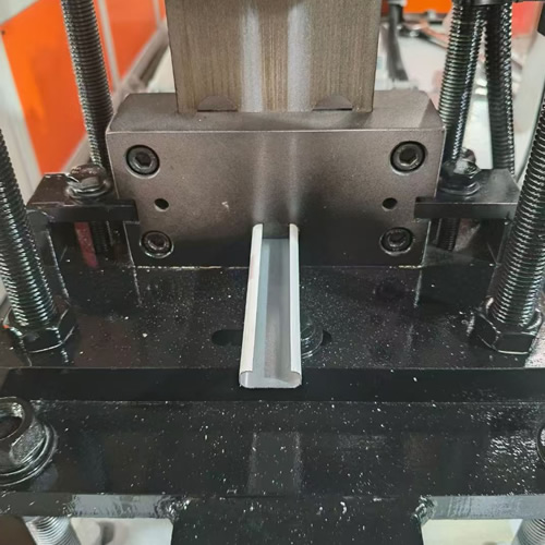 Стан для производства C-образного профиля для металлических жалюзи | Профилегибочная линия